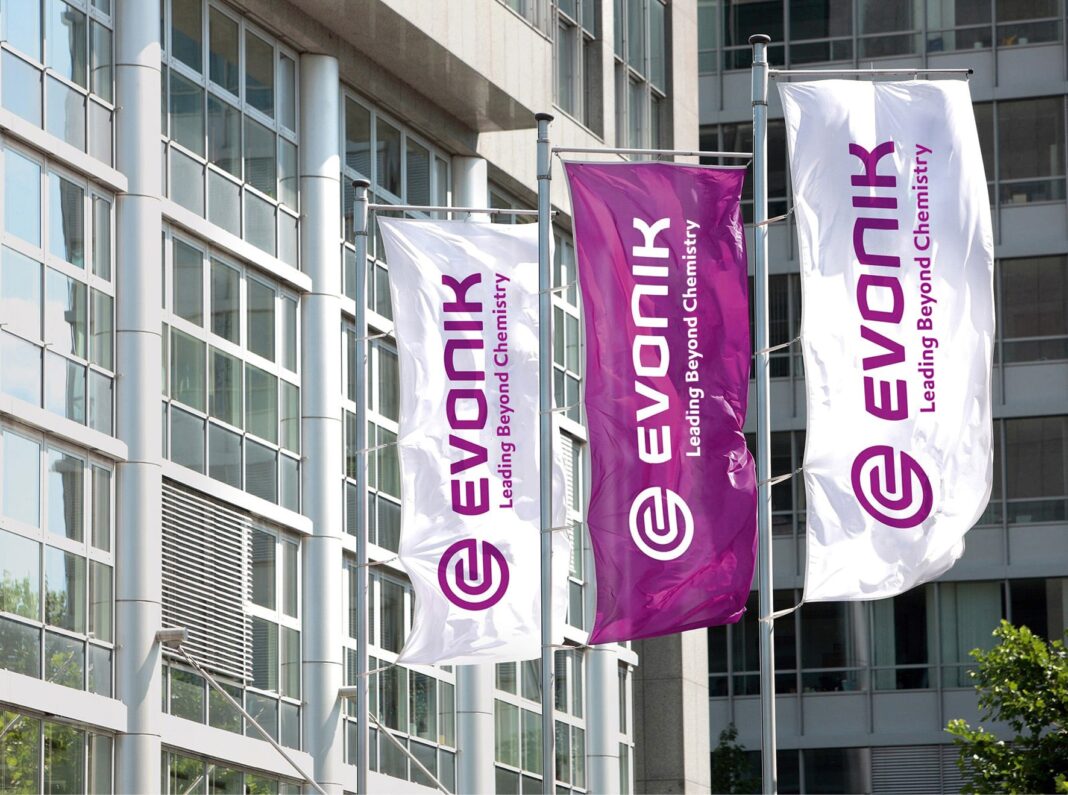 Evonik desarrolla consorcio microbiano para reducir antibióticos en avicultura Evonik desarrolla consorcio microbiano para reducir antibióticos en avicultura